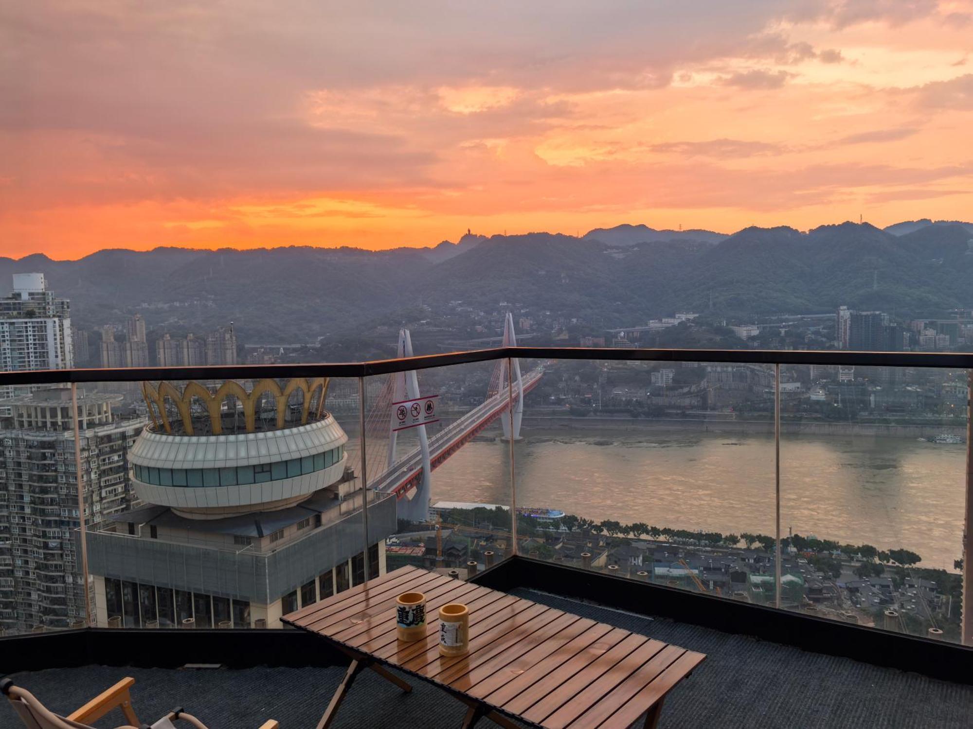 Yunqi River View Terrace Hotel تشونغتشينغ المظهر الخارجي الصورة